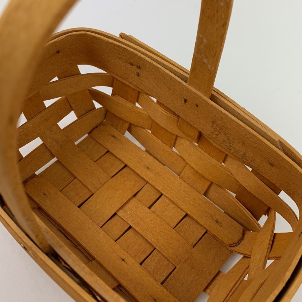 Longaberger basket handwoven 2000 basket with fabric liner in plastic insert - Picture 6 of 10